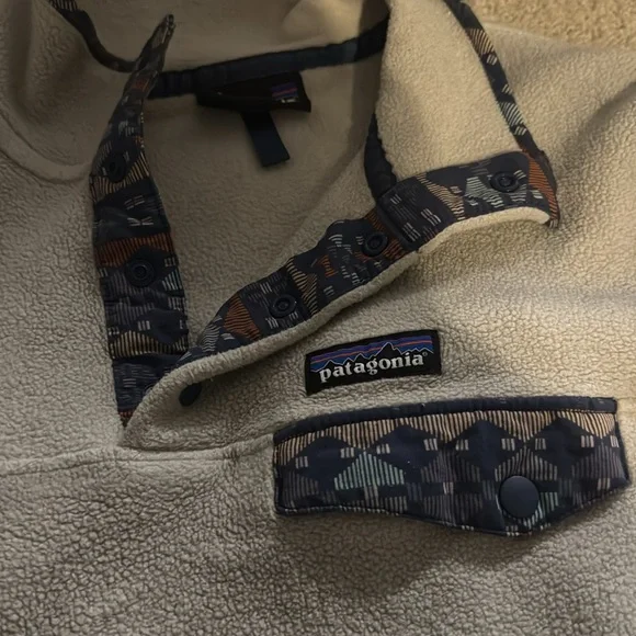 Cream Patagonia snap - Picture 2 of 2